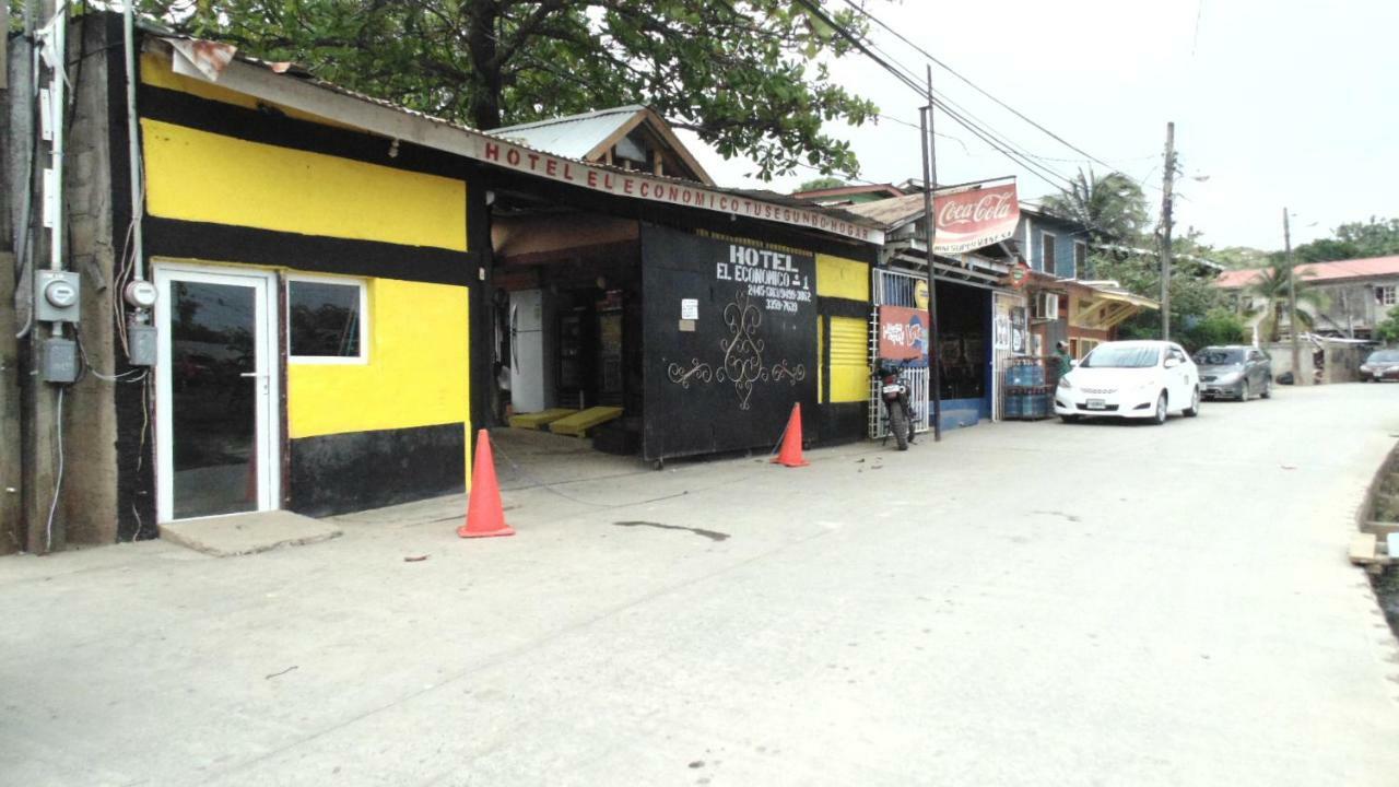 Hotel Economica Coxen Hole Exterior photo
