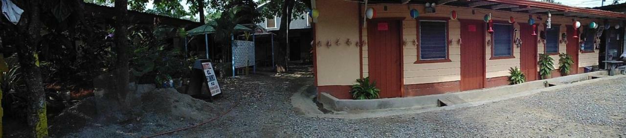 Hotel Economica Coxen Hole Exterior photo